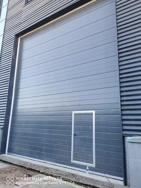 人民路街道车库门