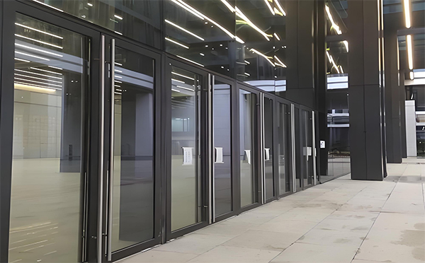 人民路街道玻璃地弹门 人民路街道玻璃地弹门