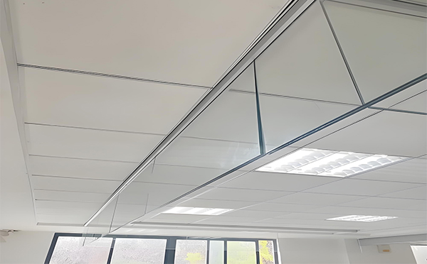 人民路街道玻璃挡烟垂壁