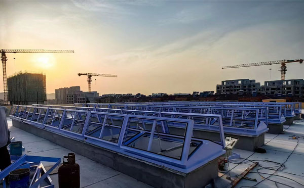 消防人民路街道排烟窗工作原理