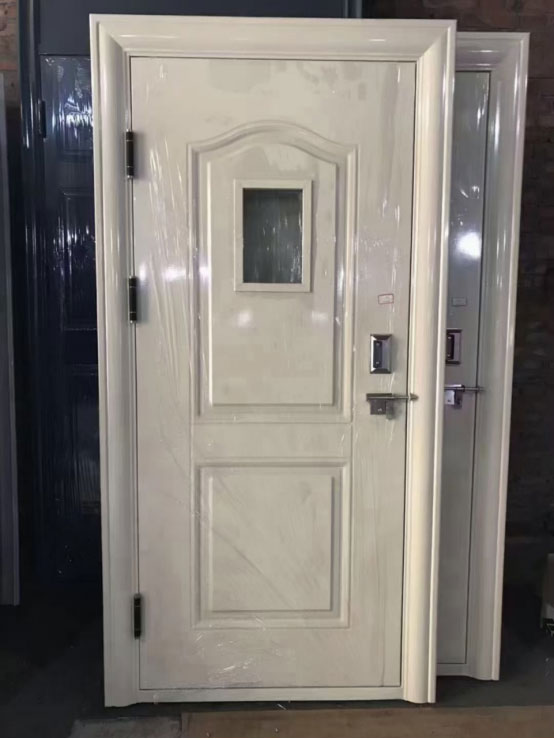 人民路街道学校教室门