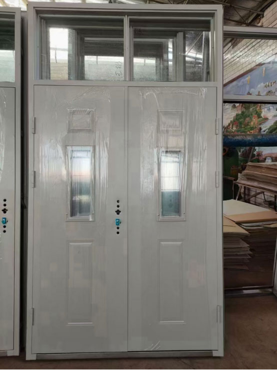 人民路街道学校教室门