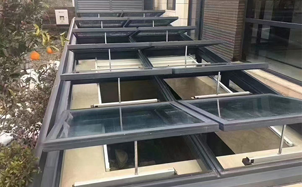 某轨道交通车辆维修车间人民路街道排烟窗应用