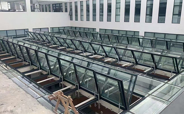 百安科技有限公司近期人民路街道排烟窗项目案例分享 百安科技有限公司近期人民路街道排烟窗项目案例分享