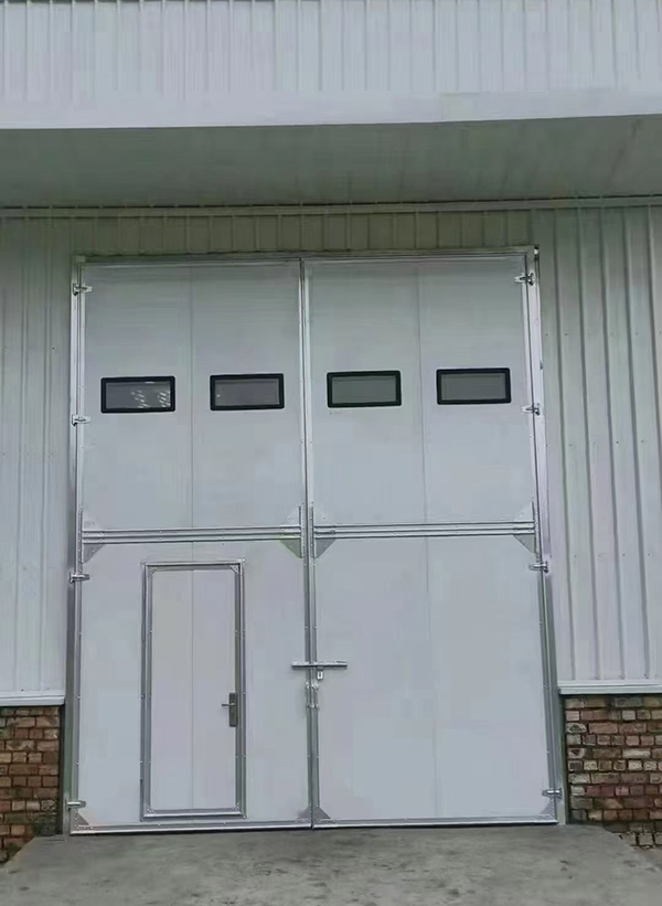 人民路街道工业门在设备装配车间出入口的实施记录