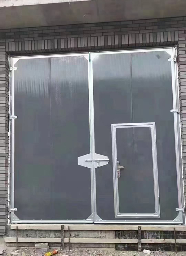 人民路街道工业平开门在大型设备制造车间的应用实例